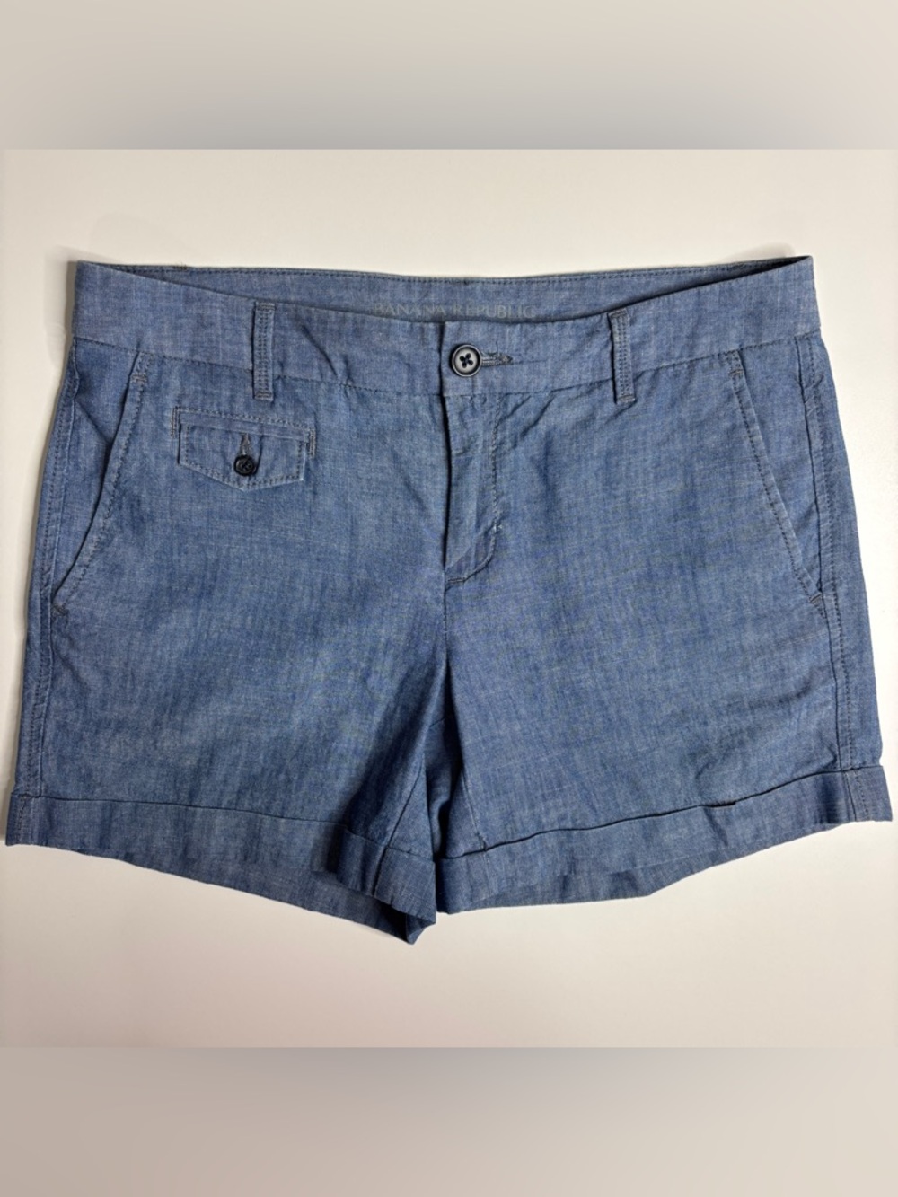 Banana Republic Chambray Chino Shorts Size 4 Blue Cuffed